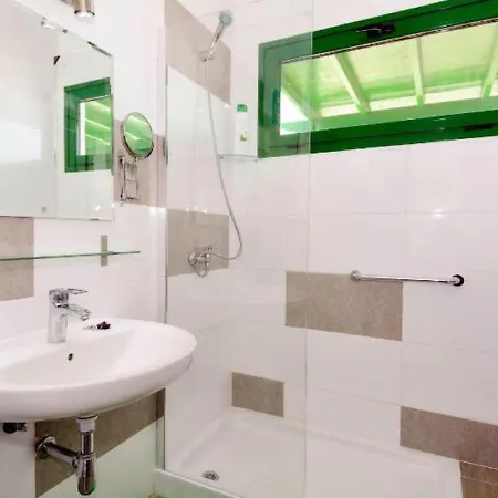 Apartment Belinda, Meerblick, Sat-Tv Und Wifi Apartman